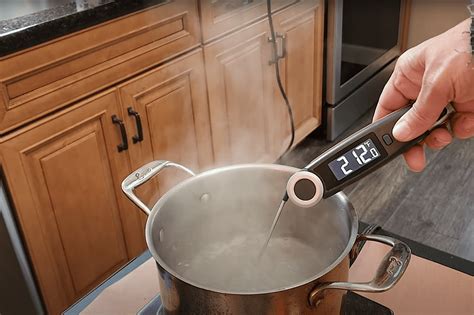 Magical butter temperature gauge